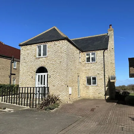 Casa de Férias Brigg View - Seaview And Balconies - Part Of The The Bay Village With Pool, Gym And Direct Access, Pub, Restaurant, Tennis And Meadows Walks Filey