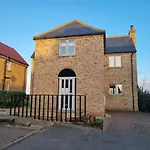 Brigg View - Seaview And Balconies - Part Of The The Bay Village With Pool, Gym And Direct Access, Pub, Restaurant, Tennis And Meadows Walks פילי