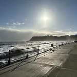 Brigg View - Seaview And Balconies - Part Of The The Bay Village With Pool, Gym And Direct Access, Pub, Restaurant, Tennis And Meadows Walks