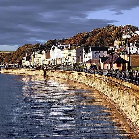 Brigg View - Seaview And Balconies - Part Of The The Bay Village With Pool, Gym And Direct Access, Pub, Restaurant, Tennis And Meadows Walks Hébergement de vacances *