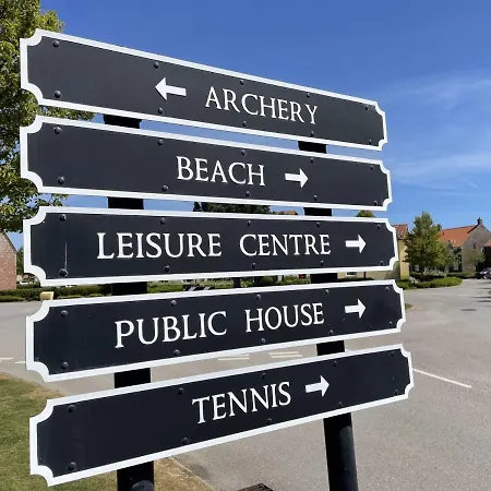 Brigg View - Seaview And Balconies - Part Of The The Bay Village With Pool, Gym And Direct Access, Pub, Restaurant, Tennis And Meadows Walks * Filey