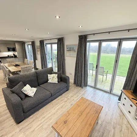 Brigg View - Seaview And Balconies - Part Of The The Bay Village With Pool, Gym And Direct Access, Pub, Restaurant, Tennis And Meadows Walks Tatil Evi *