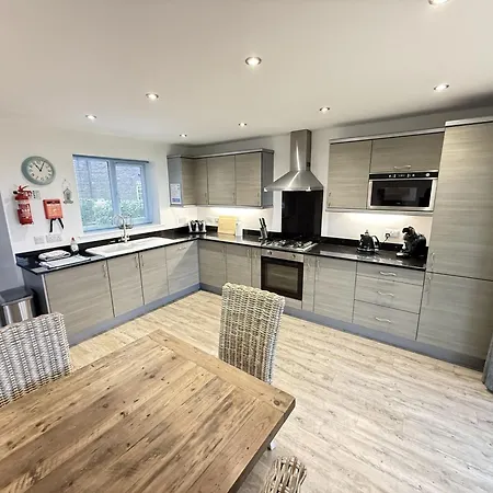 Tatil Evi Brigg View - Seaview And Balconies - Part Of The The Bay Village With Pool, Gym And Direct Access, Pub, Restaurant, Tennis And Meadows Walks