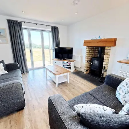 Brigg View - Seaview And Balconies - Part Of The The Bay Village With Pool, Gym And Direct Access, Pub, Restaurant, Tennis And Meadows Walks Filey